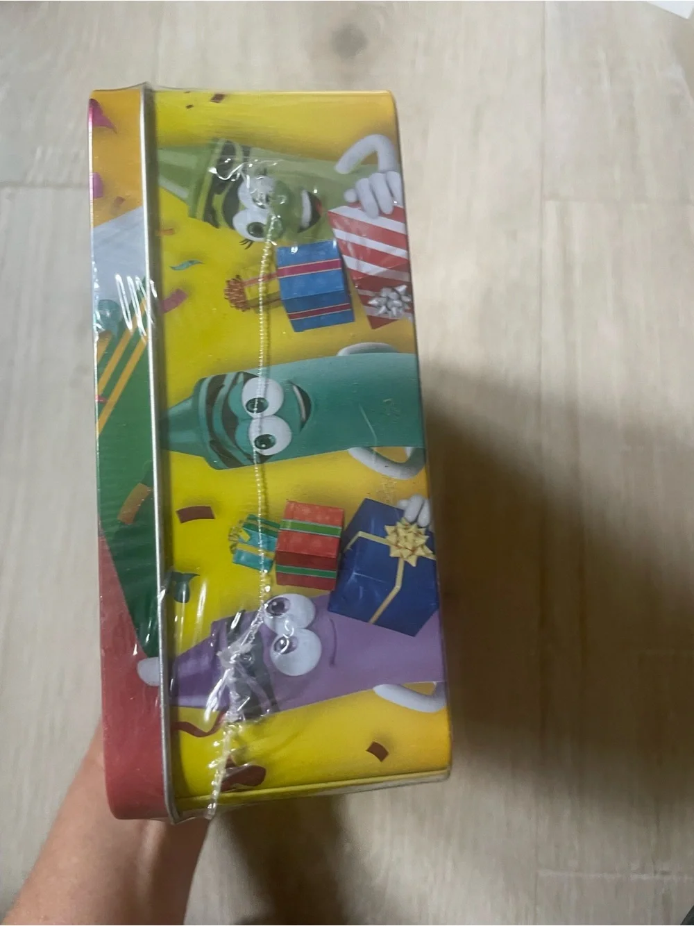 Crayola Happy 64th Birthday 64 Crayons Collector's Tin Confetti Nontoxic 2022